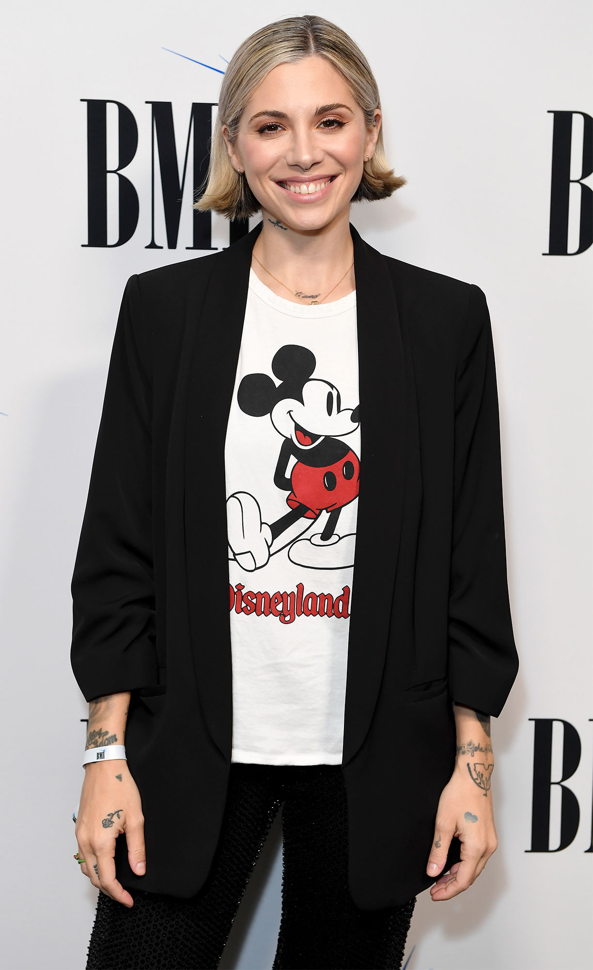 Christina Perri Performs With the Jonas Brothers