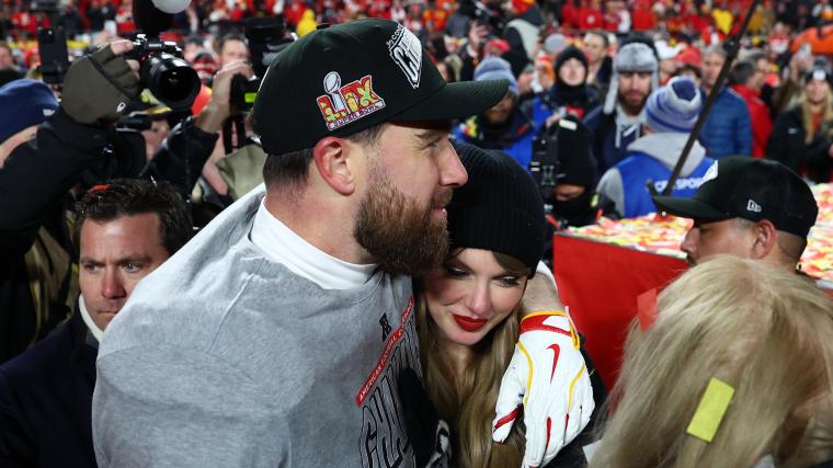 Travis Kelce Taylor Swift 101125