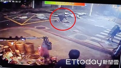 板橋氣爆驚悚瞬間！5人過馬路下秒滿地瘡痍　「1女滿臉血」躺地不起