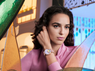 梵克雅寶錶面上演情侶熱吻　得獎常勝軍詩意設計迷人