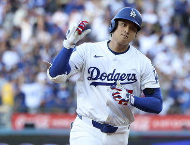 4秒著彈！大谷翔平46轟嚇壞觀眾　女大生幸運接球：不賣