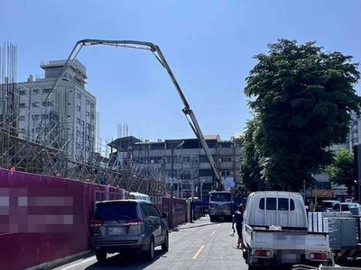 工地6大車「堵死」害阿伯無法就醫　家人氣炸改騎車！警全部開罰