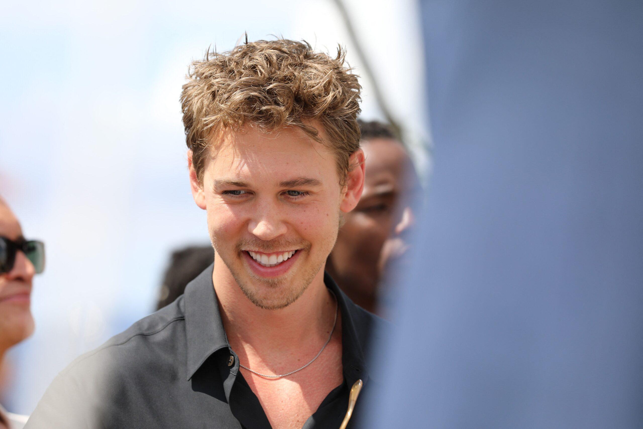 Austin Butler smiling. 