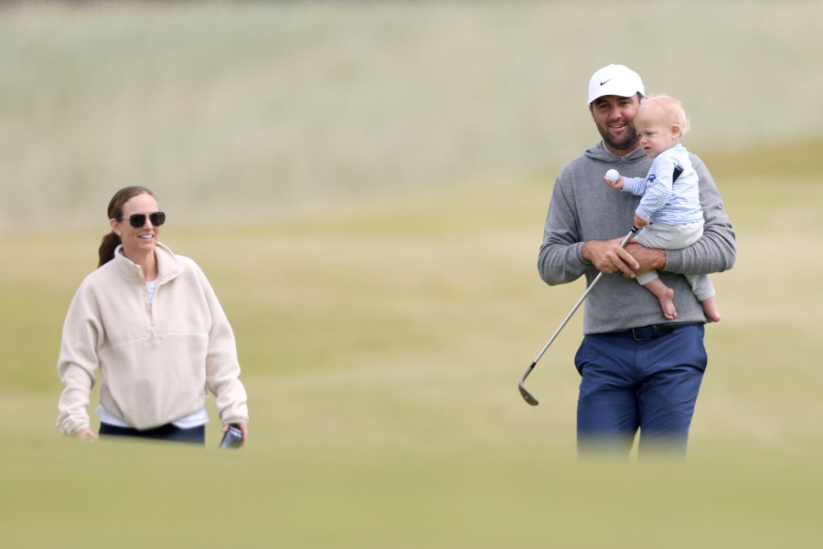 GettyImages-2224093332 Scottie Meredith Bennet Scheffler 2025 Scottish Open