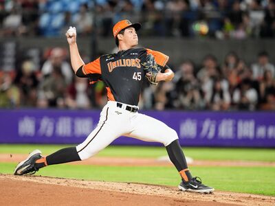 汗量驚人隨身帶手帕！周彥農被稱「手帕王子」　明拚5局守住比分