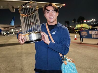 山本由伸捧冠軍獎盃秀37萬LV包　愛戴千萬RICHARD MILLE名錶