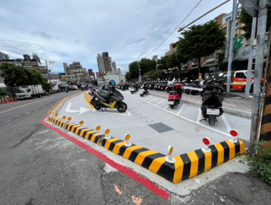 新北美樂地再+1！樹林博愛街公有地活化　141停車格免費開放