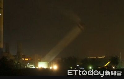 120米高大煙囪放倒畫面曝！台電通霄發電廠宣告舊機組走入歷史