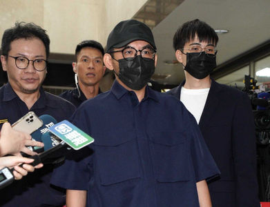 黃子佼「冷門作品」無預警出土上架！被消失2個字 封面字體全改了