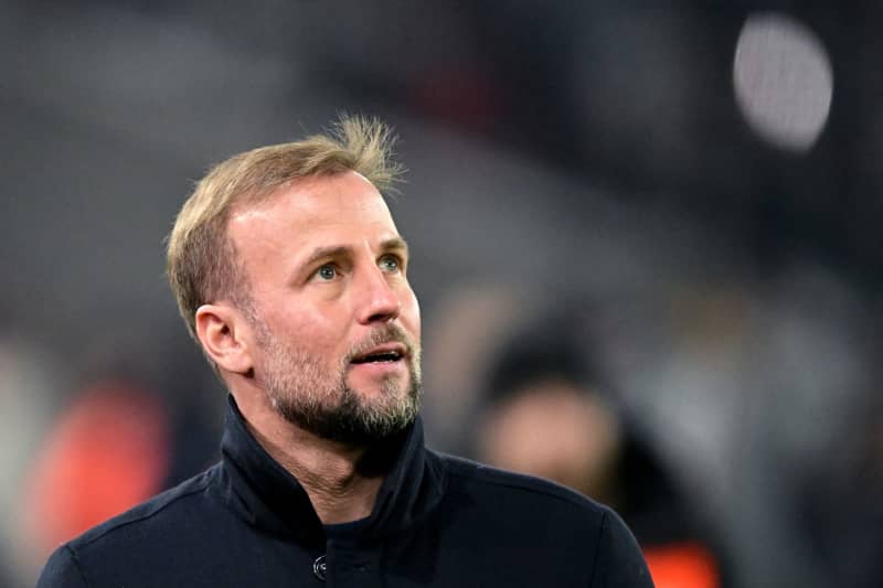 Stuttgart coach Sebastian Hoeness is pictured before the UEFA Europa League soccer match between VfB Stuttgart and Young Boys Bern at the MHPArena. Bernd Wei&szlig;brod/dpa
