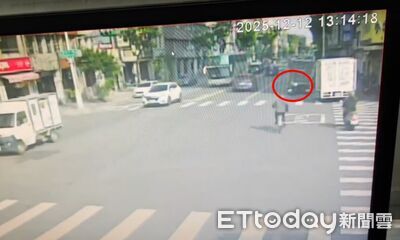 瞬間畫面曝！高雄54歲警外出抓車手　騎車自撞違停貨車&hellip;不幸殉職