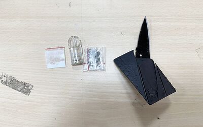 通緝犯拒盤查想尿遁遭壓制　警搜出喪屍煙彈+名片刀