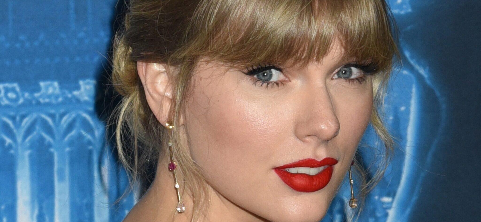 Taylor Swift at World Premiere of 