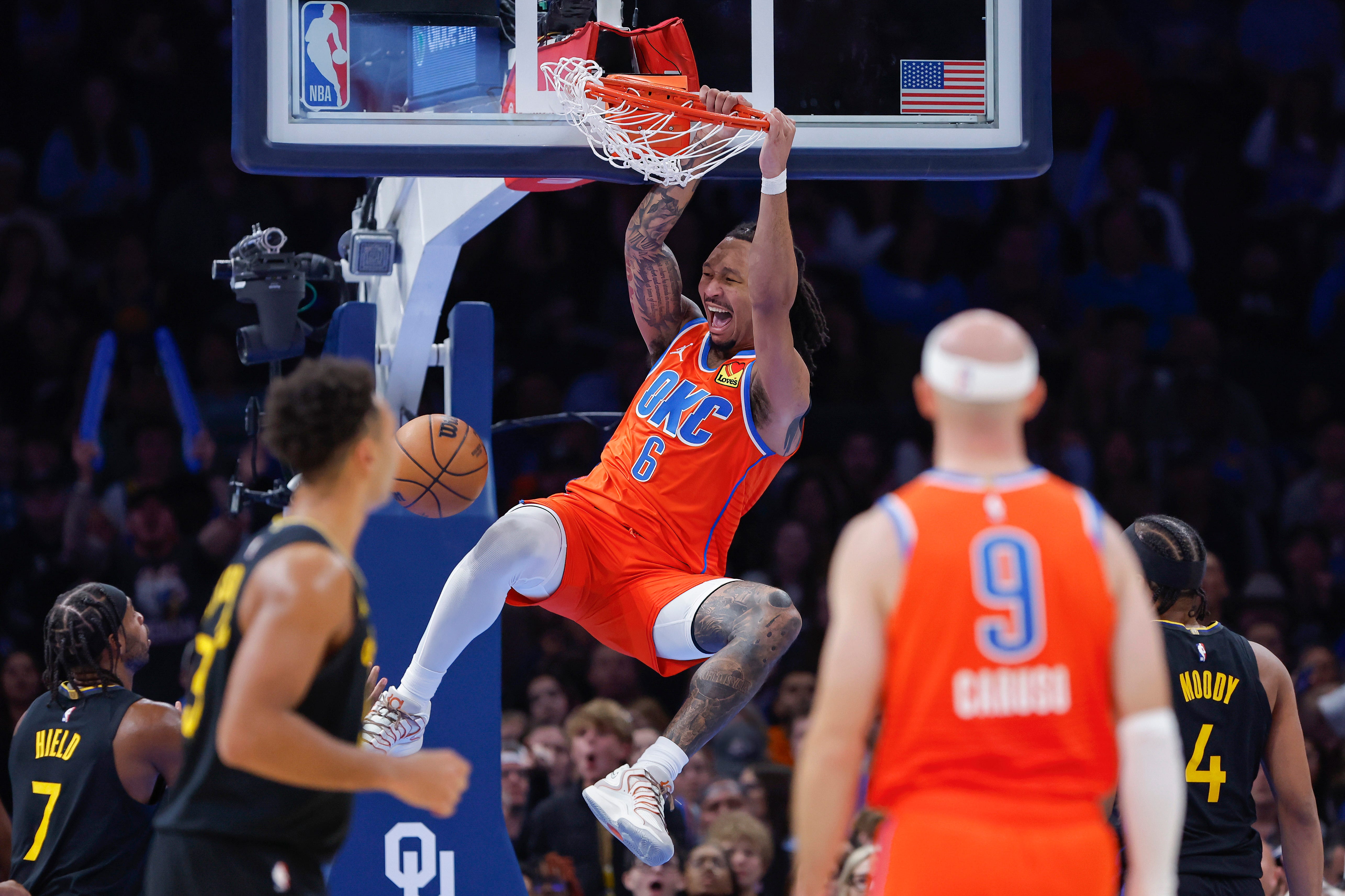 Nov 11, 2025; Oklahoma City, Oklahoma, USA; Oklahoma City Thunder forward Jaylin Williams (6) dunks against the Golden State Warriors during the second half at Paycom Center. Mandatory Credit: Alonzo Adams-Imagn Images