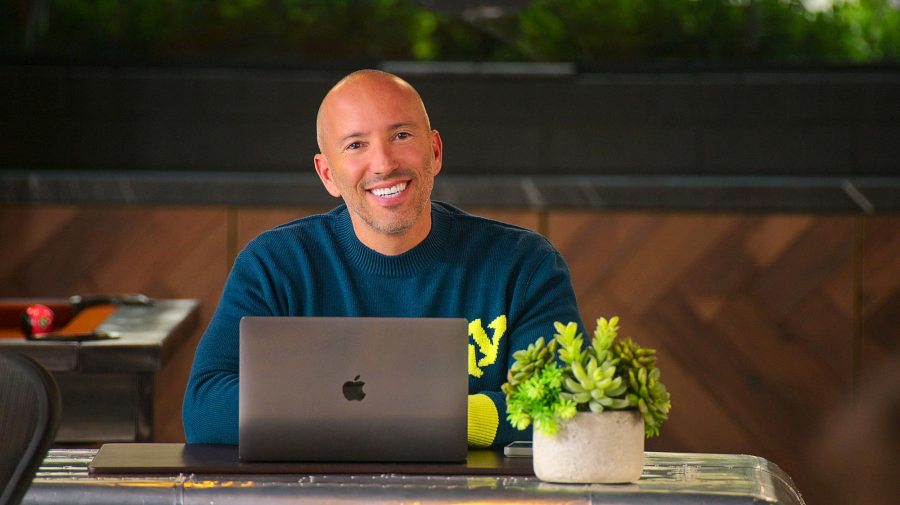 Which Selling the OC Stars Are And Aren t Returning for Season 4 After Oppenheim Group Exits Jason Oppenheim