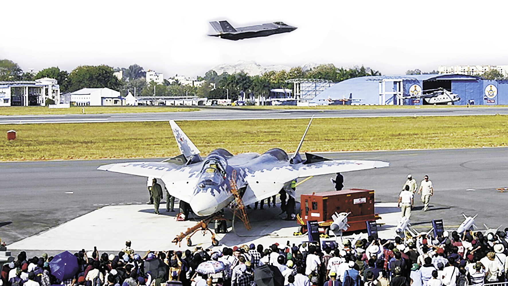 美国F-35（空中）与俄罗斯苏-57（地面）两种隐形战斗机在今年印度航展上&ldquo;同框&rdquo;。