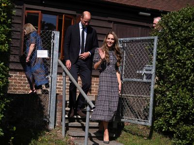 凱特王妃學院風造型驚喜現身　領教威廉吃布朗尼的堅持