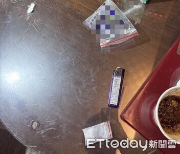 高雄男滑進摩鐵睡死叫不醒！警消開門見這幕　他嚇醒被上銬