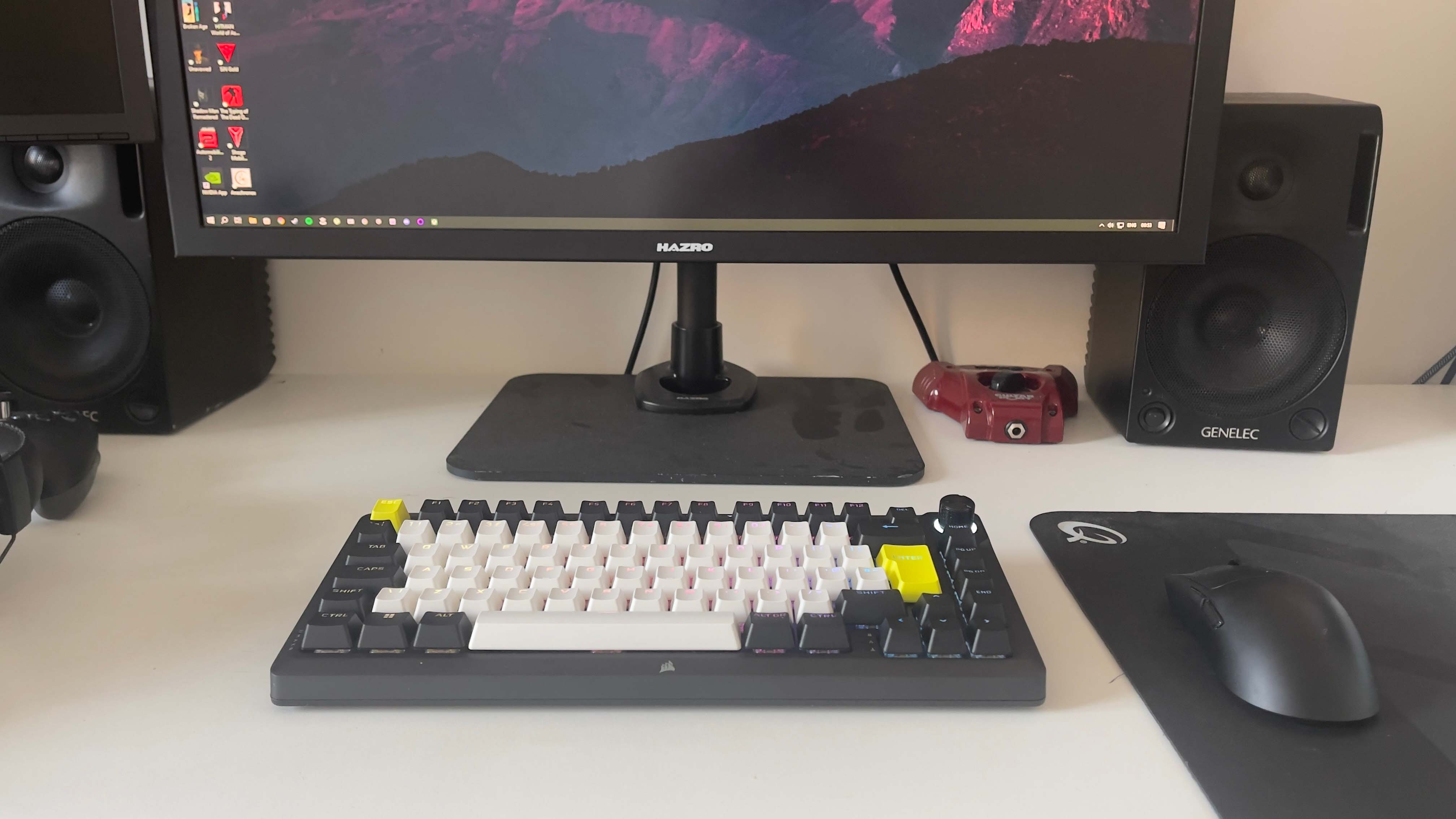 Corsair MAKR 75 keyboard