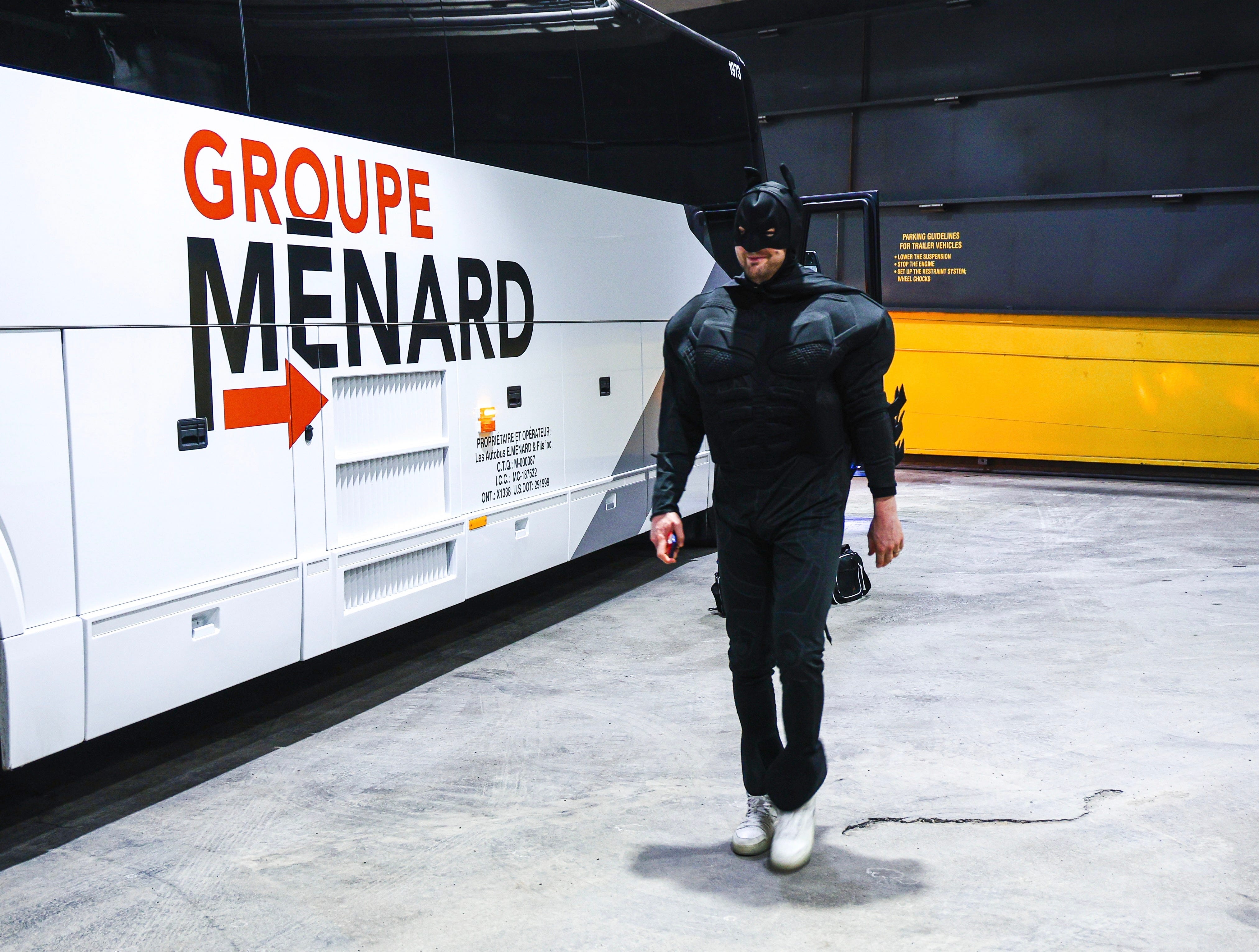 Detroit Red Wings forward James van Riemsdyk arrives for game at Bell Centre on January 10, 2025.