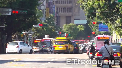 快訊／新北熱飆37.3度　10縣市「高溫警示」