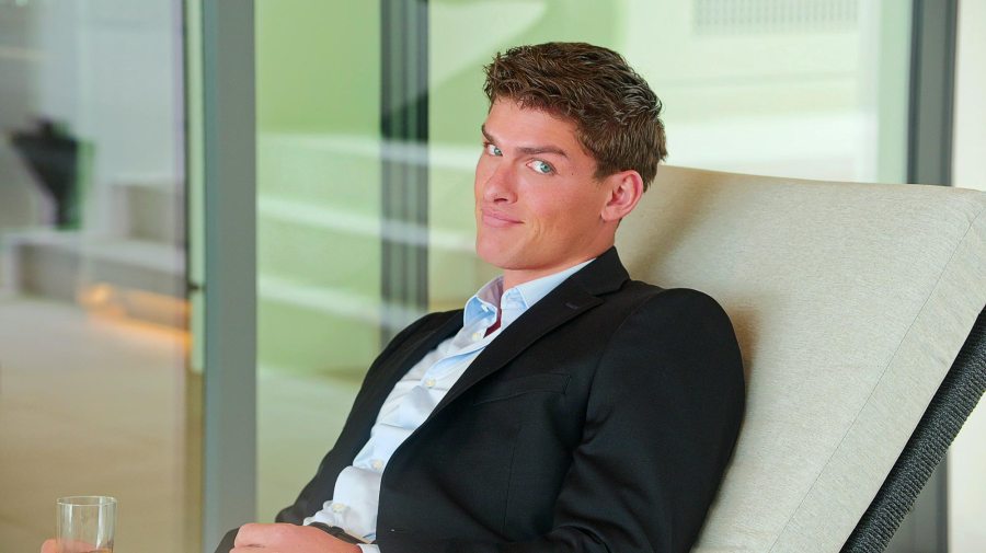 Which Selling the OC Stars Are And Aren t Returning for Season 4 After Oppenheim Group Exits Austin Victoria