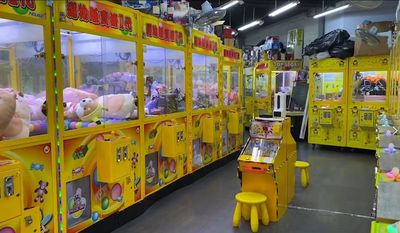 娃娃機店活春宮「脫到剩襪子」還搬工業電扇降溫　男女各罰2千