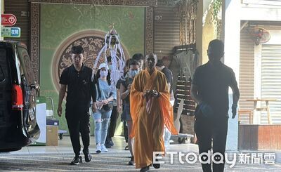 台中套房惡火釀雙亡！情侶交往1年遇死劫　家屬悲痛認屍