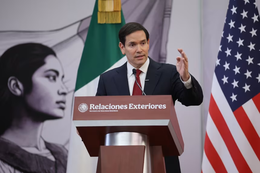 9月3日，美国国务卿鲁比奥在墨西哥墨西哥城举行的新闻发布会上发表讲话。图源：美媒