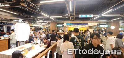 新光三越重新開幕1.5hrs湧萬人！50萬滿額贈秒領光　今業績恐破2億