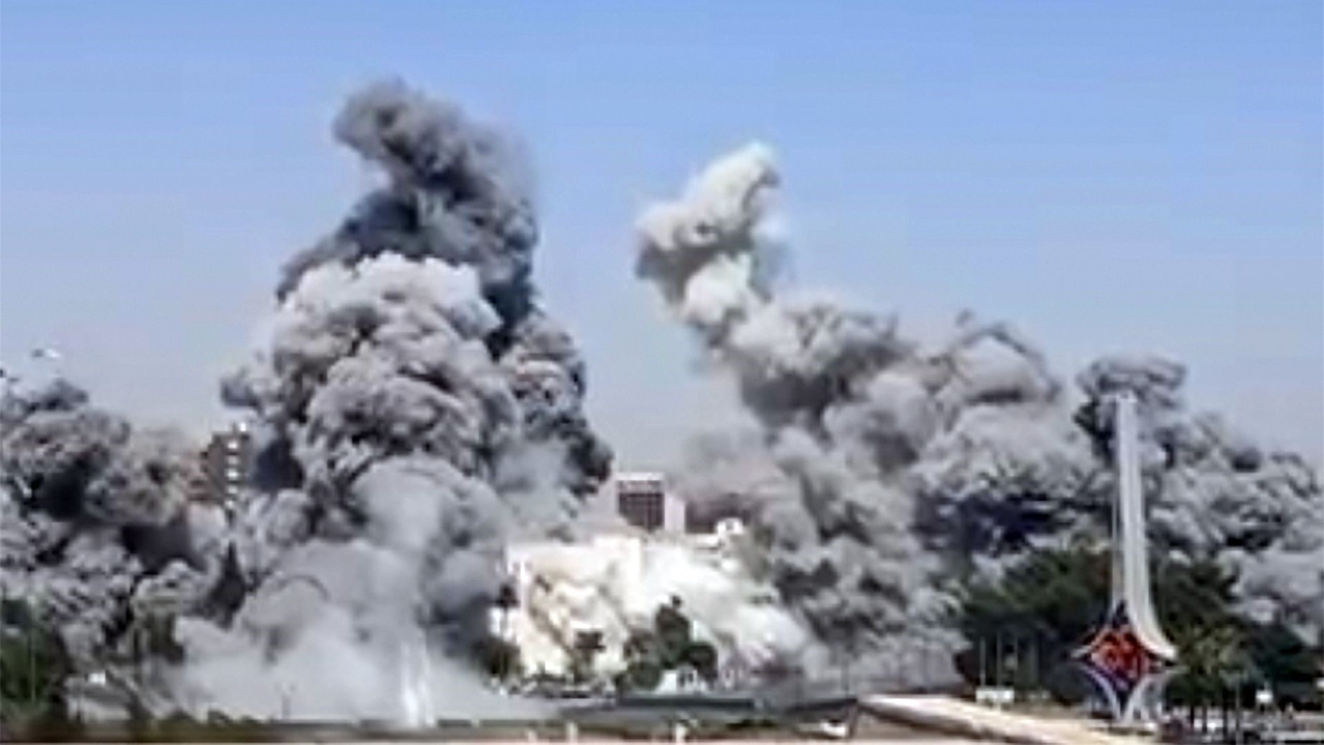 以色列打击叙利亚政权位于大马士革的军事总部。 图源：外媒报道配图