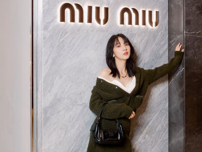 李沐變Miu Miu女孩想整套打包穿去圖書館　水晶襪配胸衣知性龐克範本