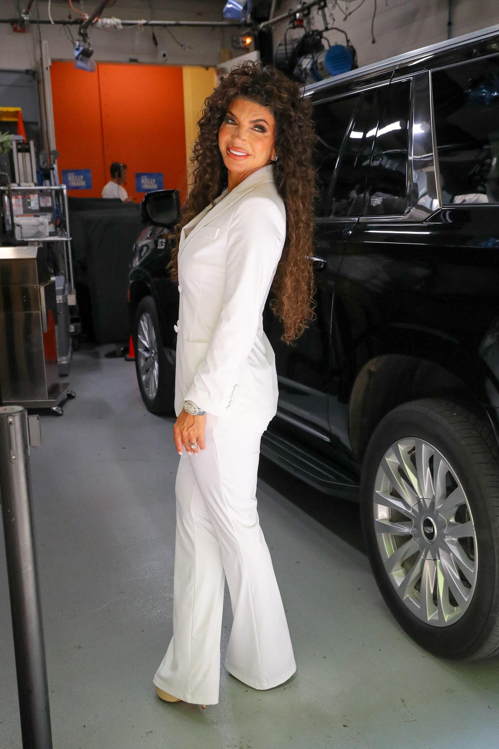 Teresa Giudice posing for a picture. 