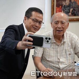 拜會吳伯雄！羅智強再喊「一個太陽」　誓言不會重演2024悲劇