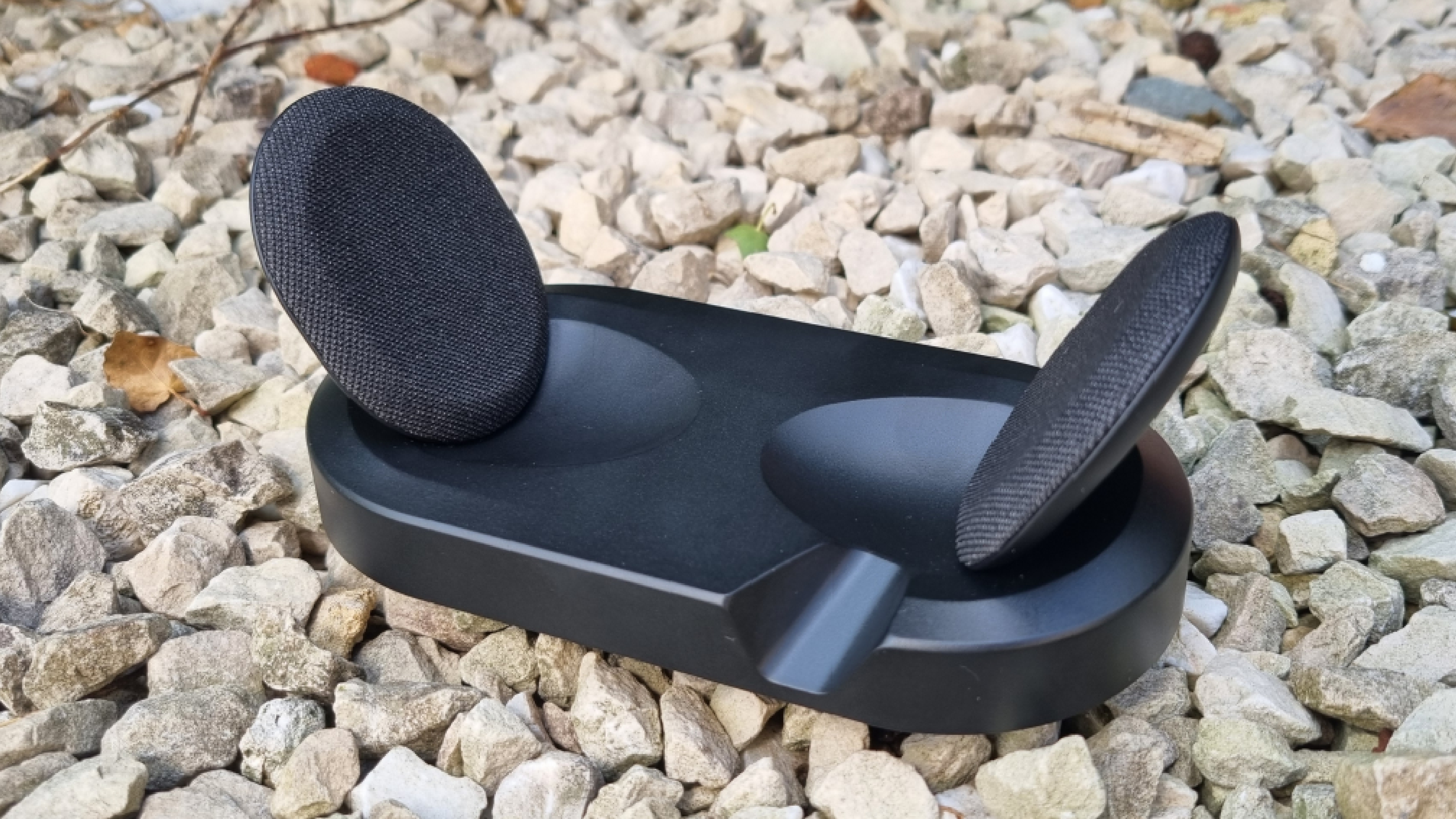 The charging stand of the Fractal Scape