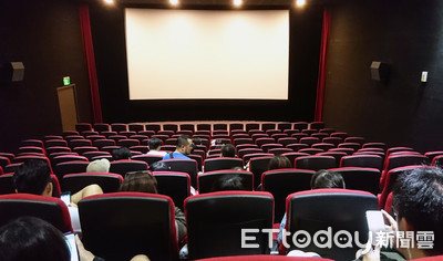 新iPhone17「放2小時沒人拿」　她走出信義威秀驚呆！萬人秒懂