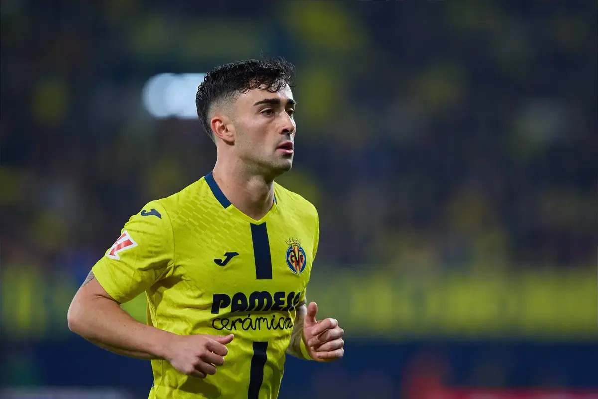 &ldquo;100% false&rdquo; &ndash; La Liga midfielder rejects Manchester City speculation in TikTok Q&A