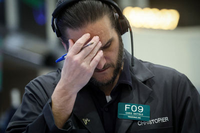 美股盤中重挫790點！川普關稅、非農利空罩頂　恐慌指數突破20