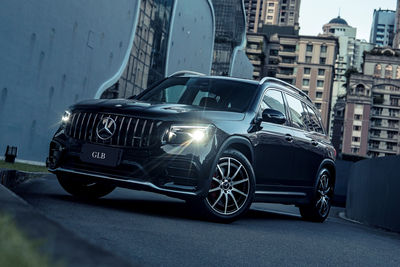 台灣賓士降價了「這款最高砍13萬」！配備再升級搶7人座休旅市場