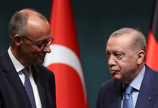 当地时间30日，埃尔多安与默茨举行联合新闻发布会 图源：外媒