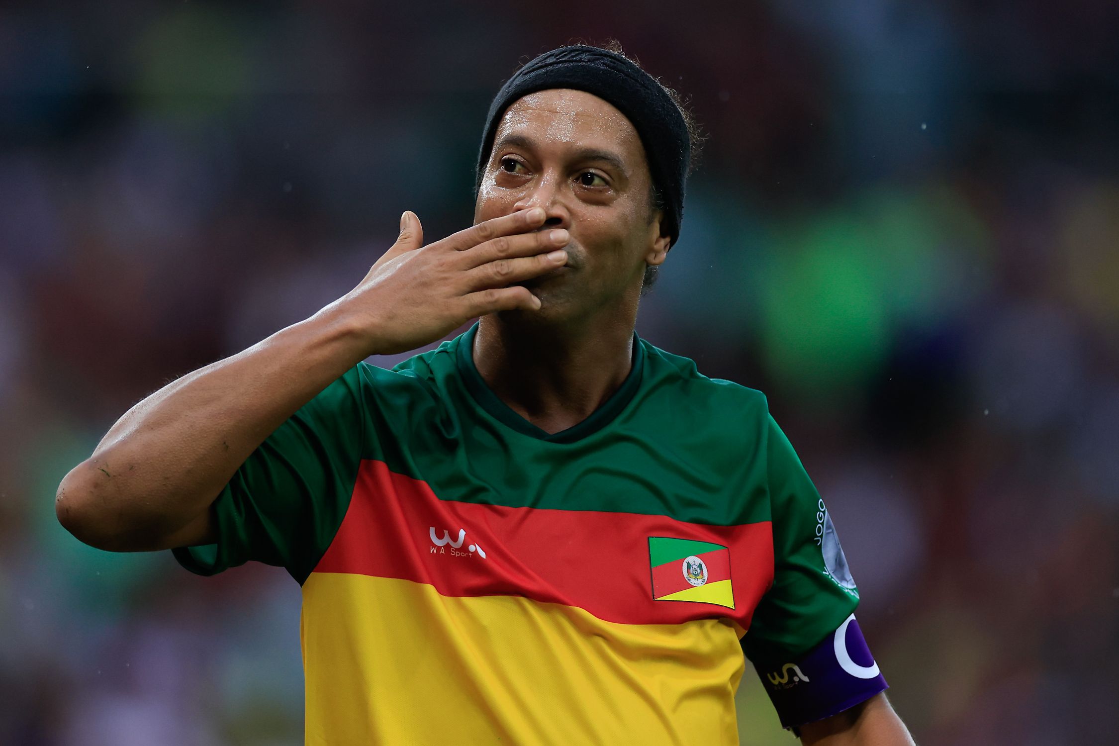 Ronaldinho sends 14 word message to Estevao ahead of huge Arsenal game