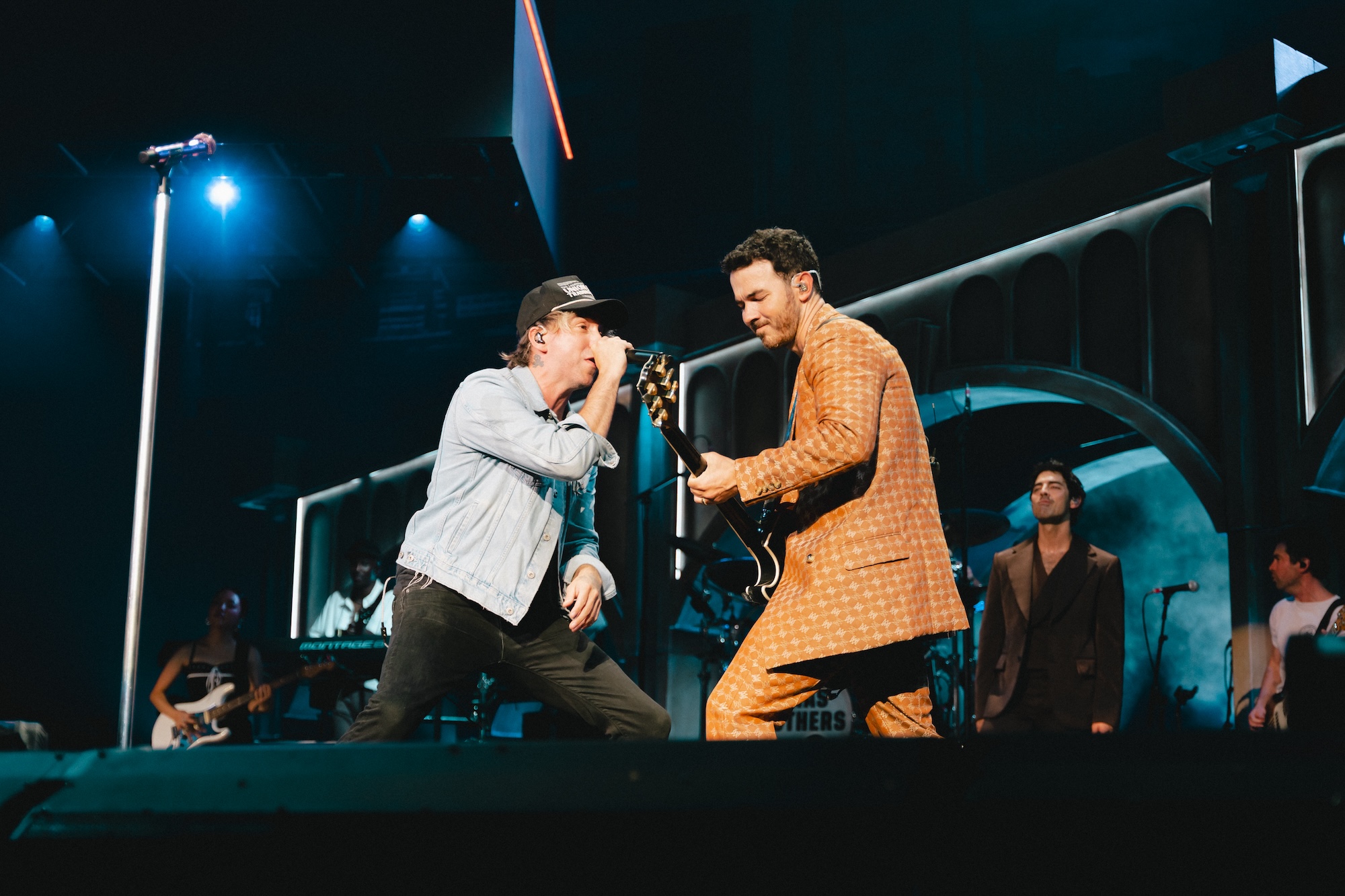 All-Time-Low-Performs-With-Jonas-Brothers