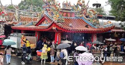 神明有眼！南投男撿身分證「紫南宮借600元」慘了　12萬飛走