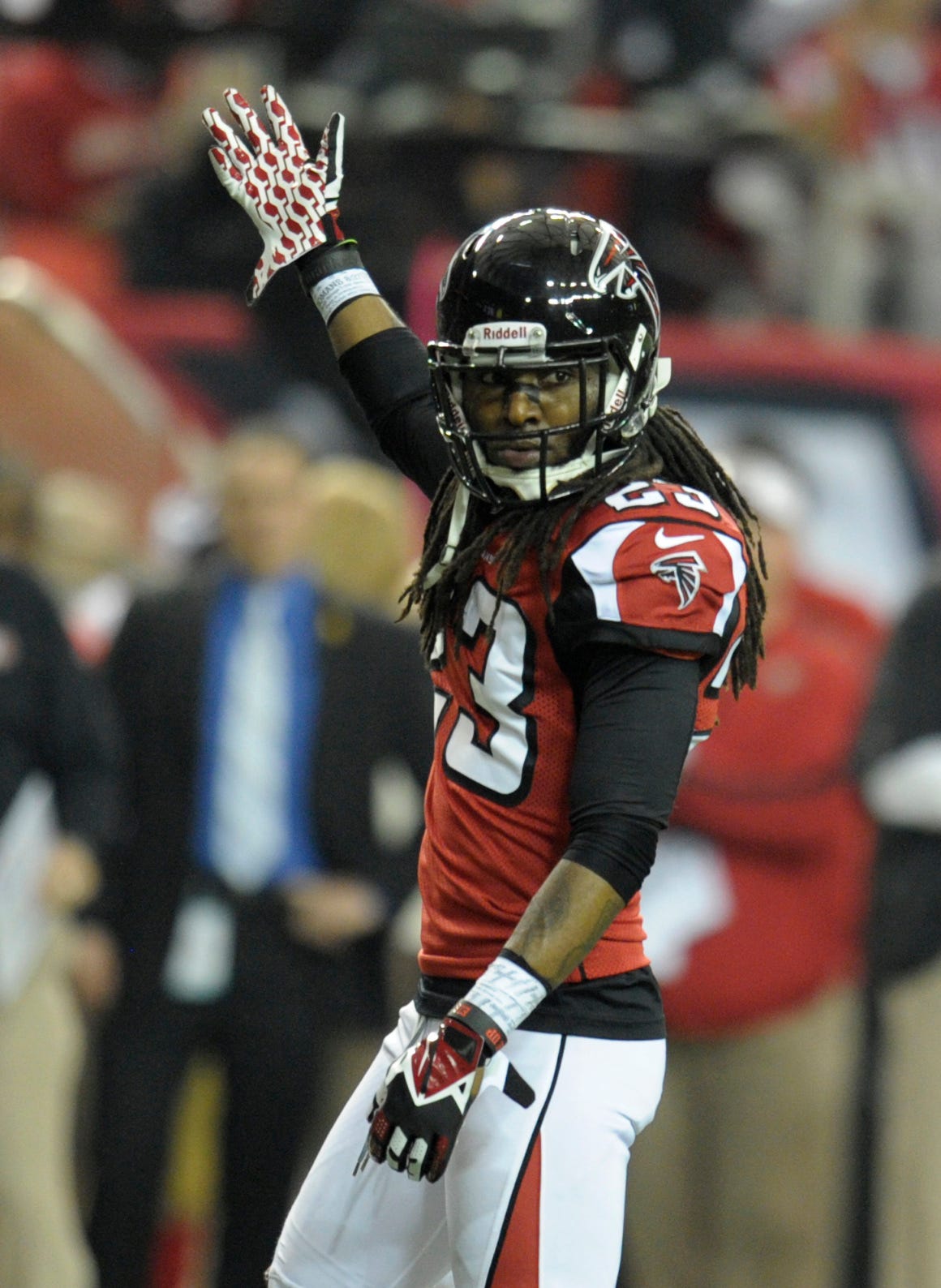 Atlanta Falcons cornerback Dunta Robinson reacts during the second quarter of the NFC Championship Game.