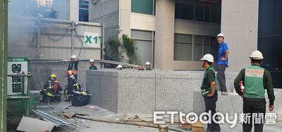 快訊／台中市議會旁「七期商辦工地」火警！濃煙四散　消防搶救中