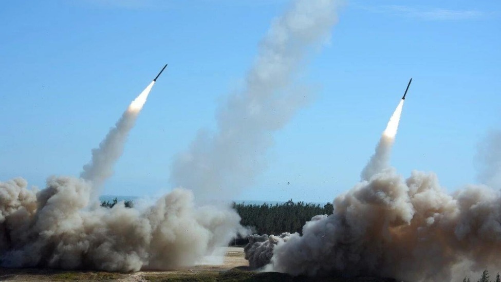 国防大学教授张弛表示，&ldquo;台独&rdquo;分裂分子在哪里，我们的&ldquo;火力套餐&rdquo;就送到哪里。