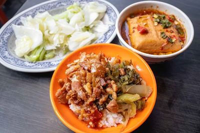 三重必吃5大滷肉飯之一！膠質口感微黏嘴　蔥辣滷豆腐是隱藏招牌