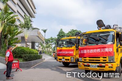 高雄環保超人出動！66人33機具馳援花蓮　助災民清淤泥過中秋
