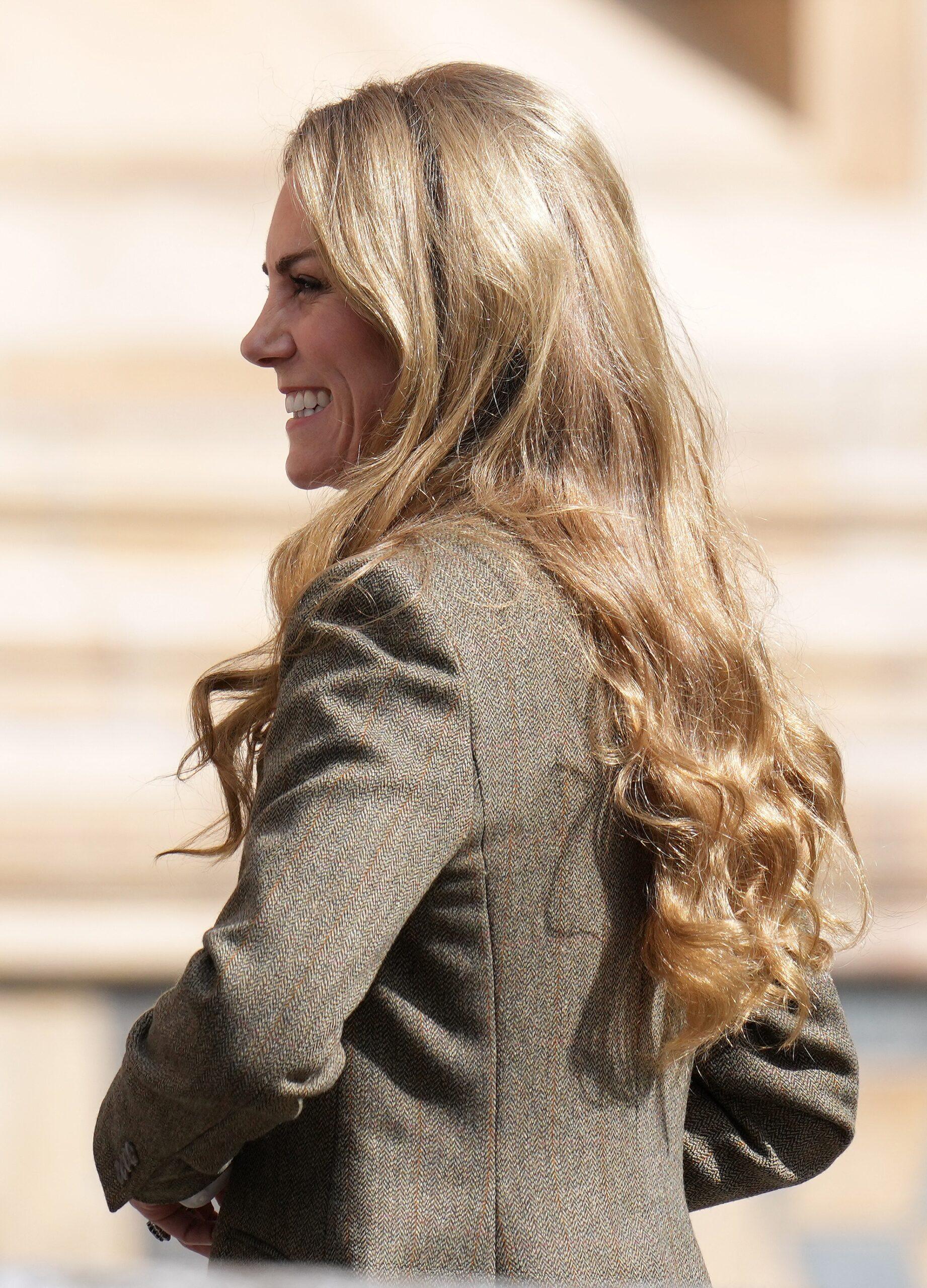 Kate Middleton debuts blonde hair