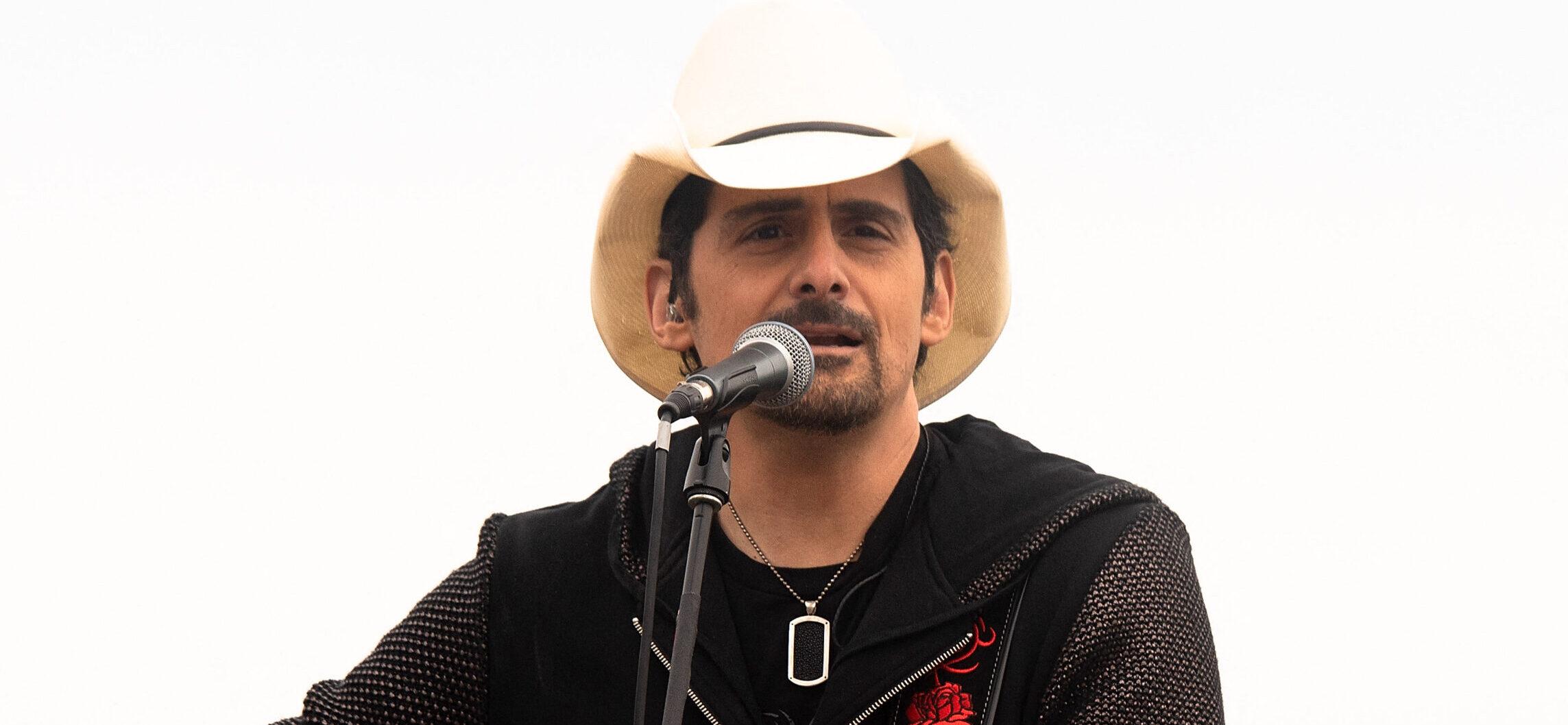 Brad Paisley at Live in the Vineyard Goes Country